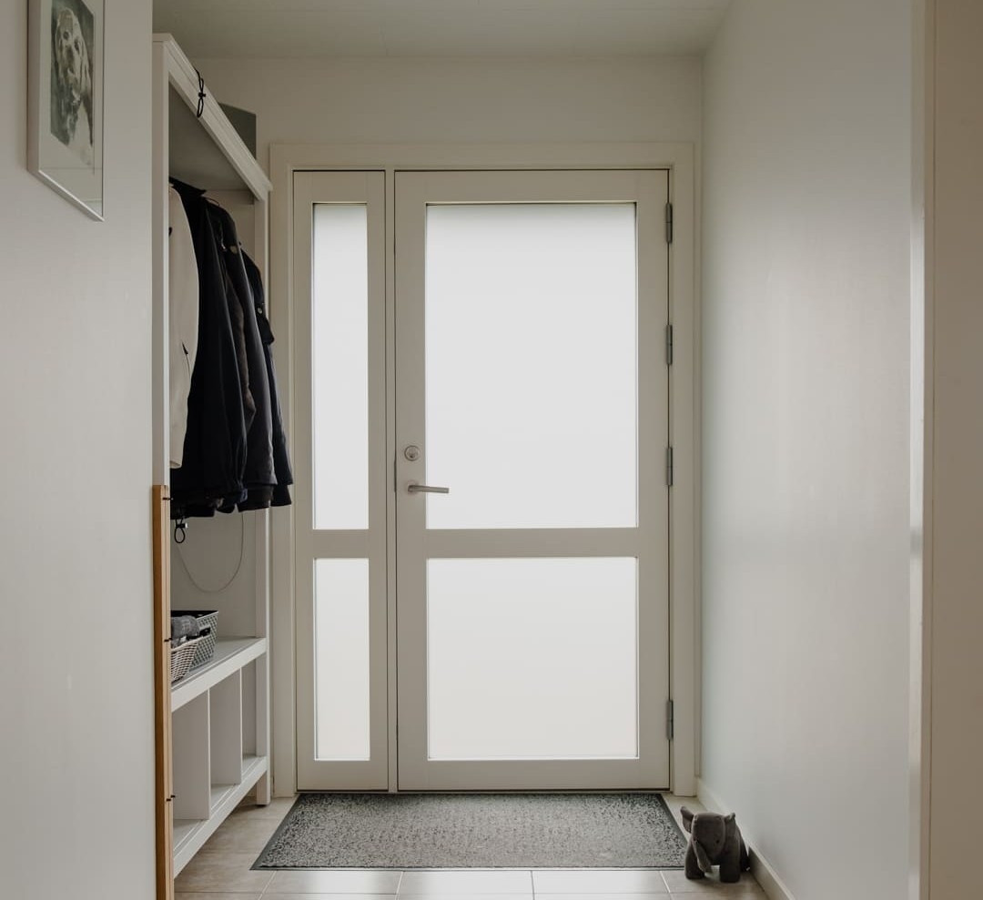 Ytterdør med sidefelt